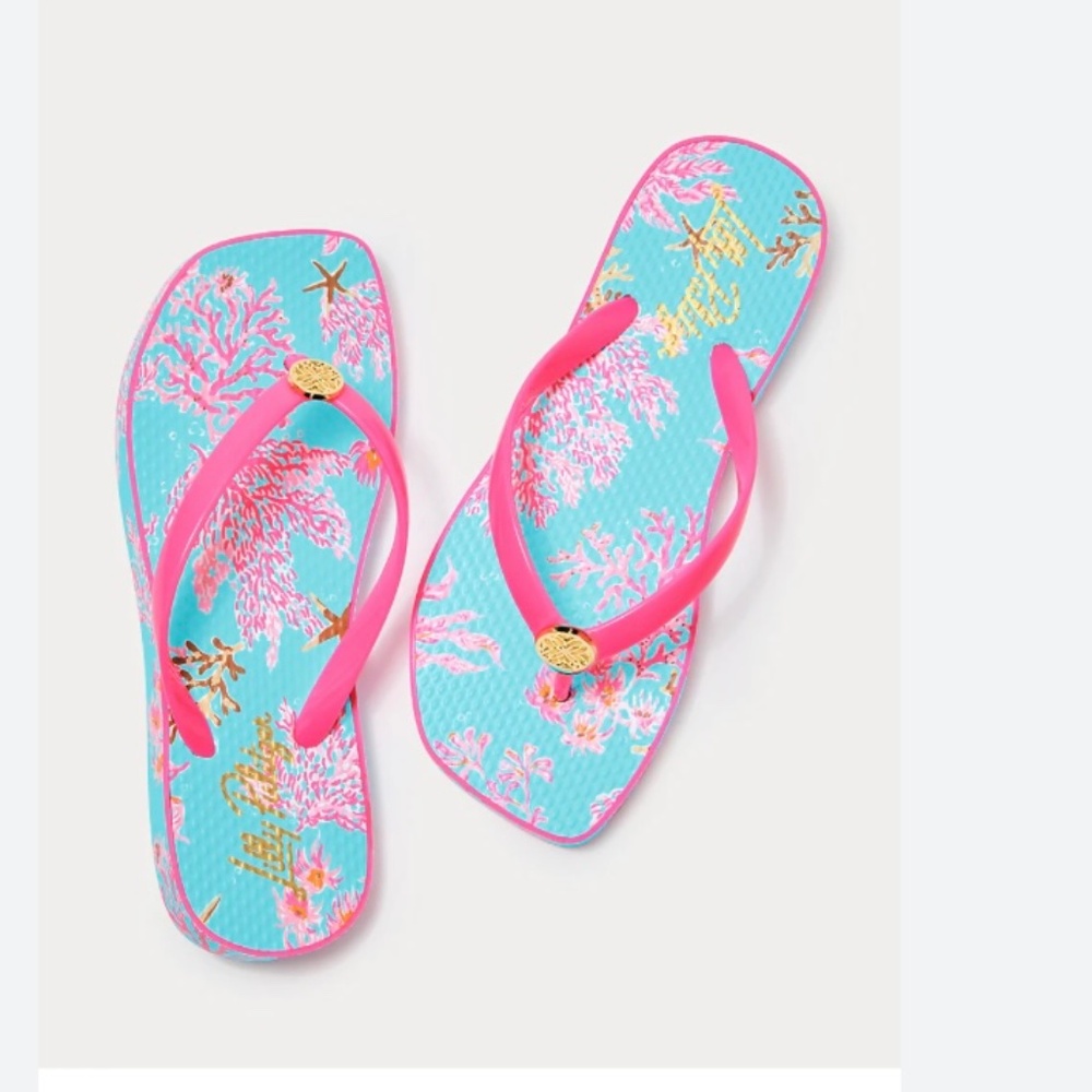 Lilly Pulitzer Sandsational Square Toe Flip Flop. 7/8 Multi Royal Coral Shoe